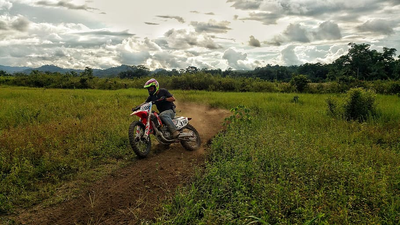 What affects the speed of a dirt bike?